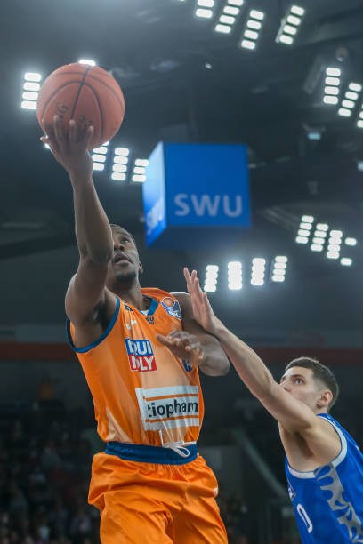 粉丝们通过 粉丝们通过